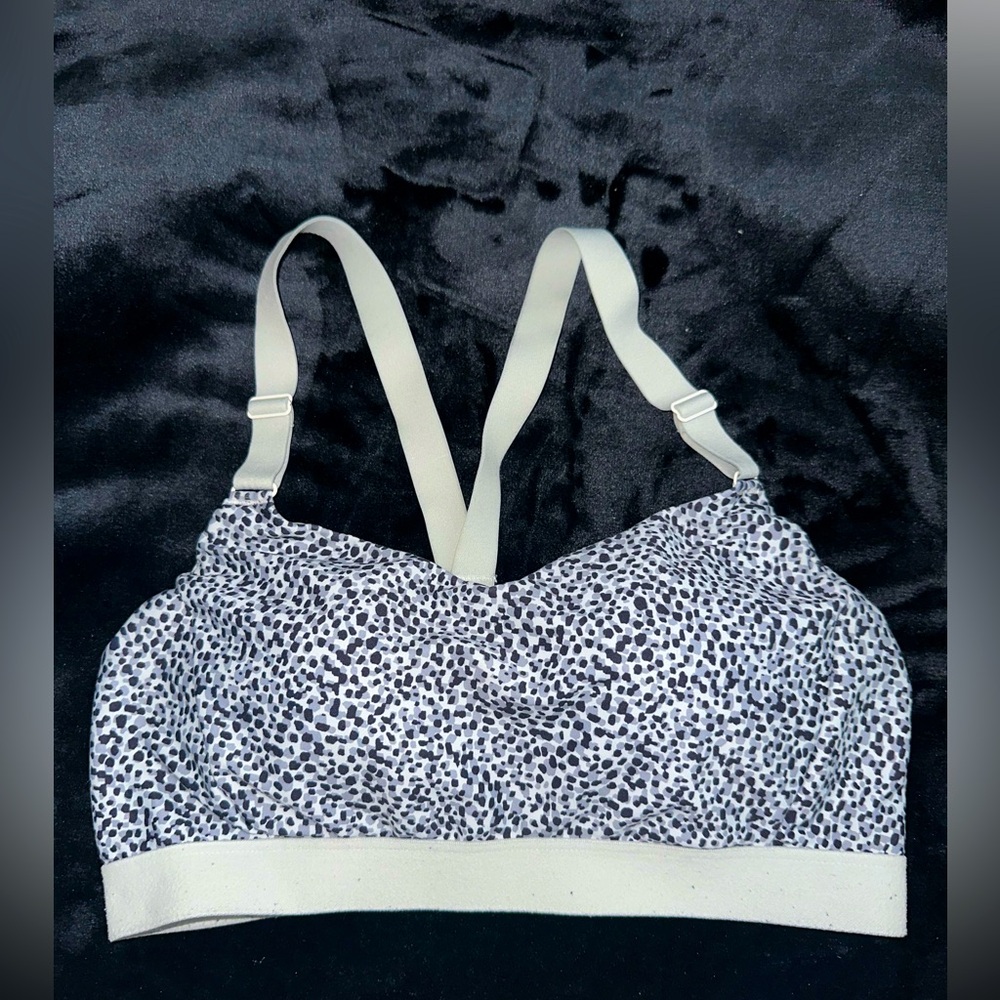 Leopard Print Old Navy Women's Powersoft Go-Dry Sports Bra With built In Cups